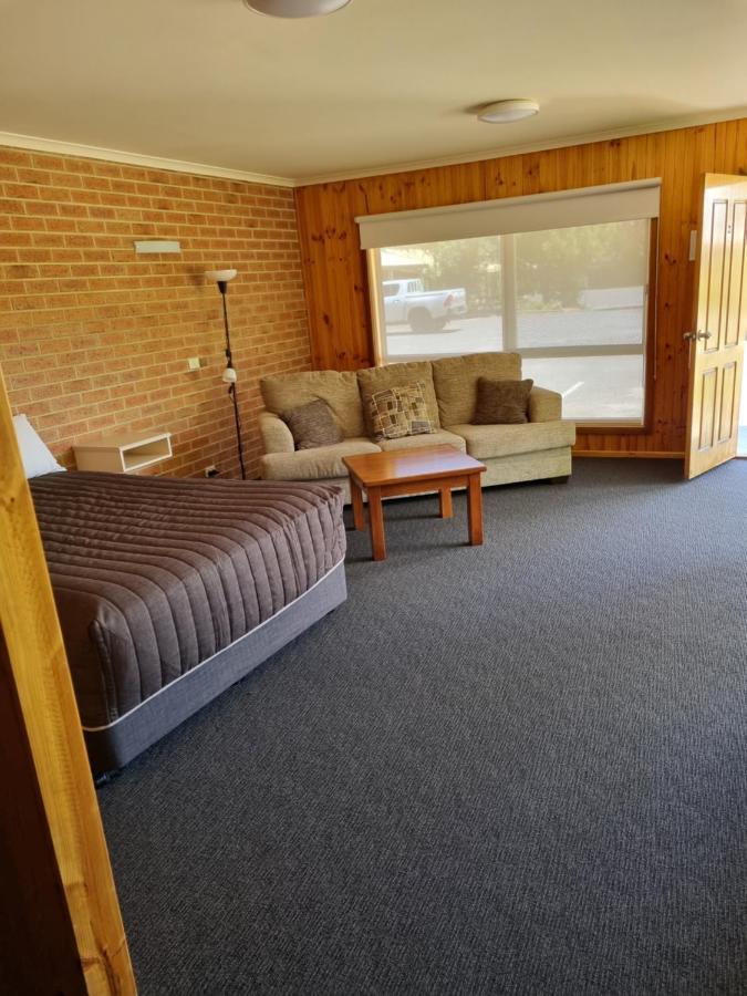 Country Roads Motor Inn Naracoorte Exterior photo