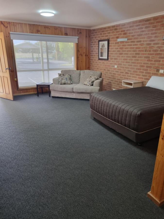 Country Roads Motor Inn Naracoorte Exterior photo