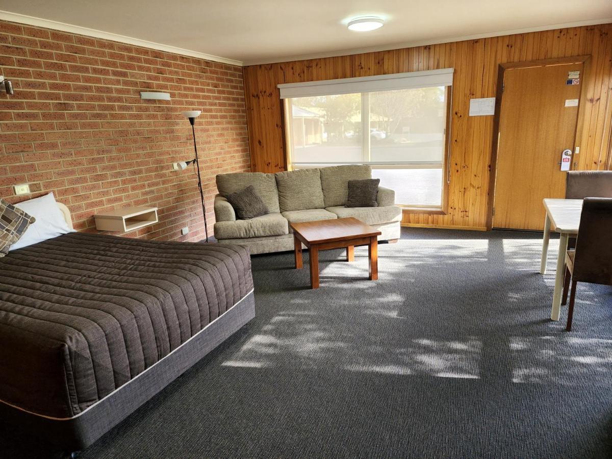 Country Roads Motor Inn Naracoorte Exterior photo