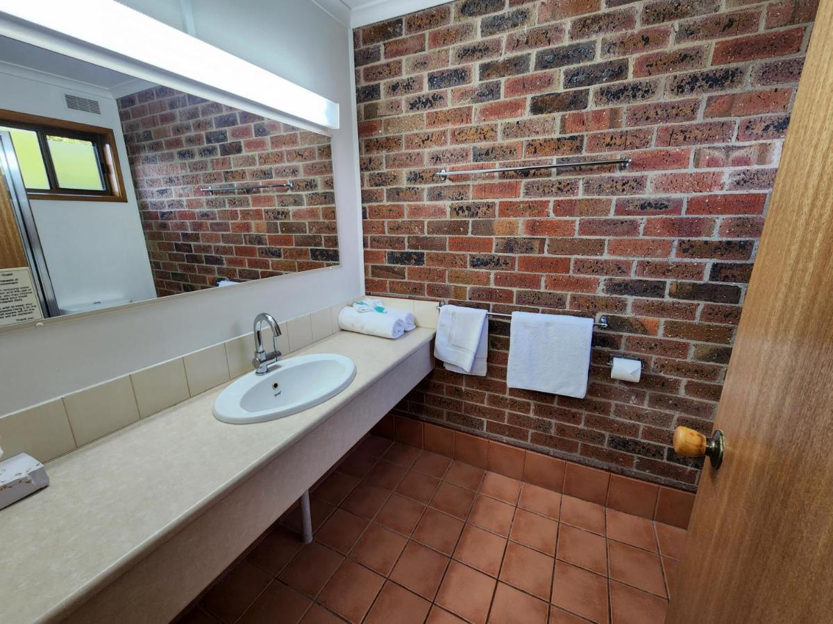 Country Roads Motor Inn Naracoorte Exterior photo