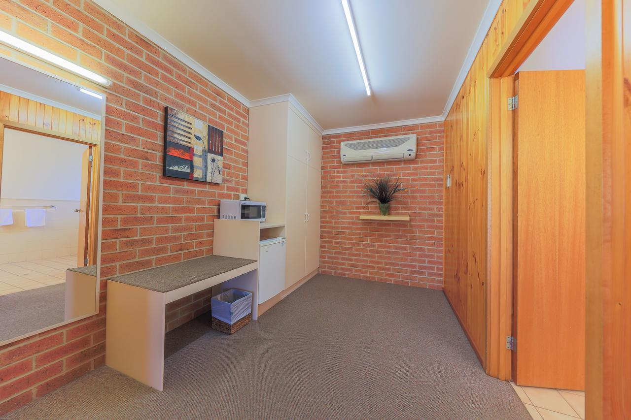 Country Roads Motor Inn Naracoorte Exterior photo