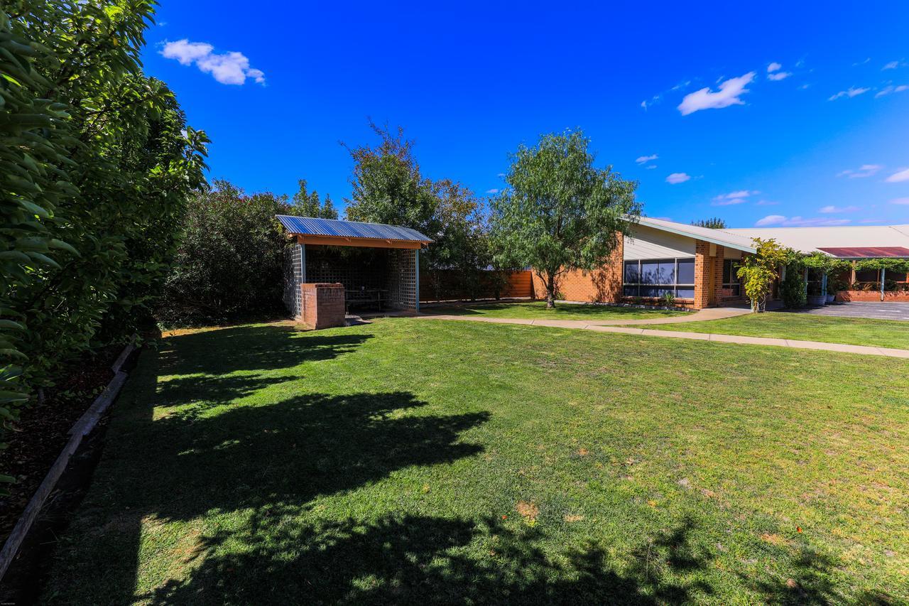 Country Roads Motor Inn Naracoorte Exterior photo